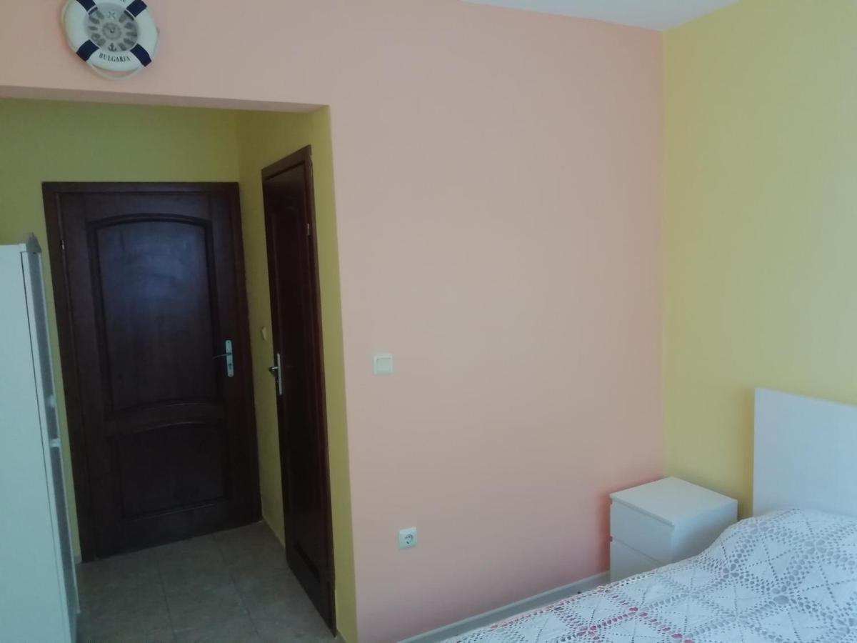 Guest House By The Captain Varna Exterior foto
