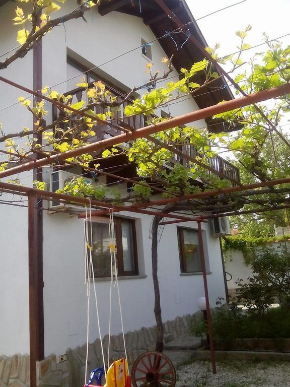 Guest House By The Captain Varna Exterior foto