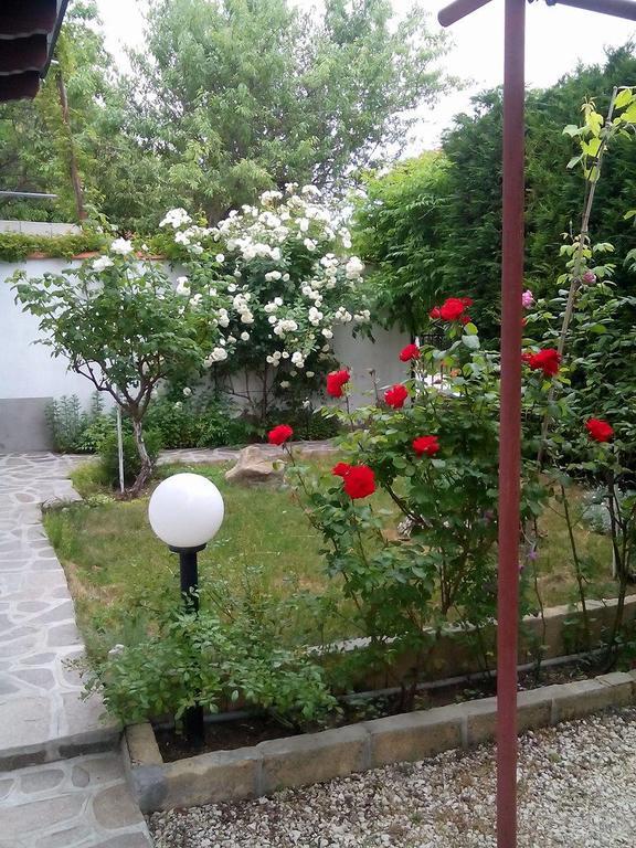 Guest House By The Captain Varna Exterior foto